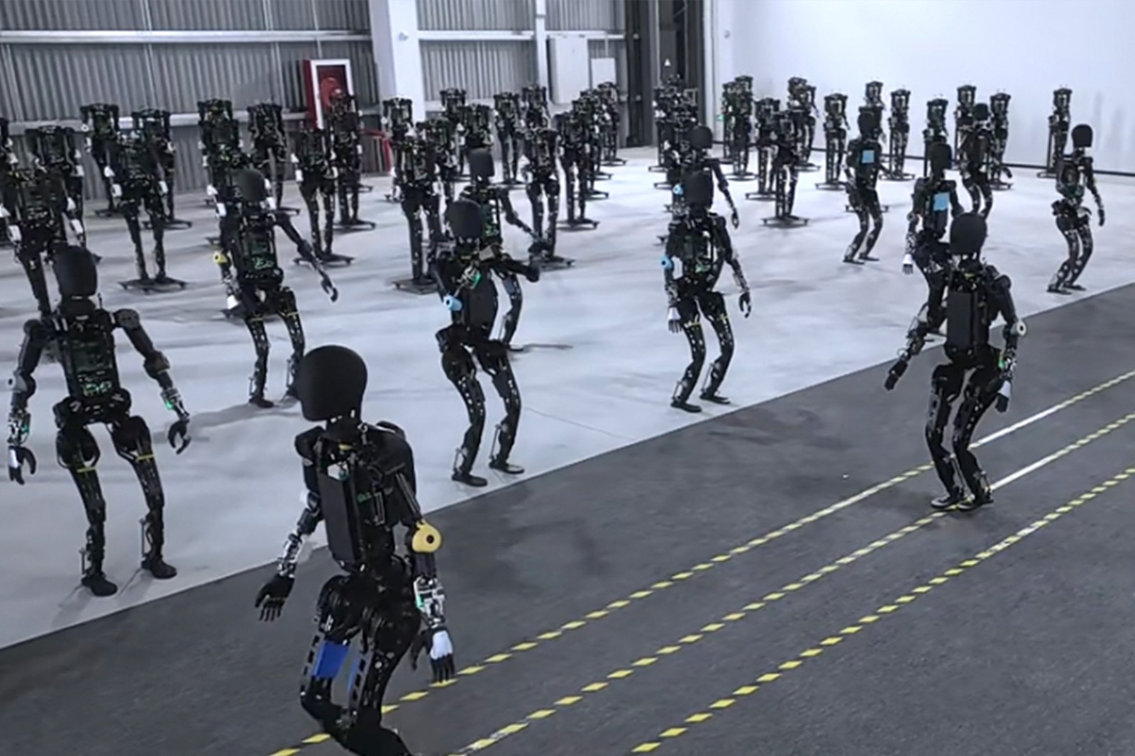  彩神Vll开启通用机器人商用量产